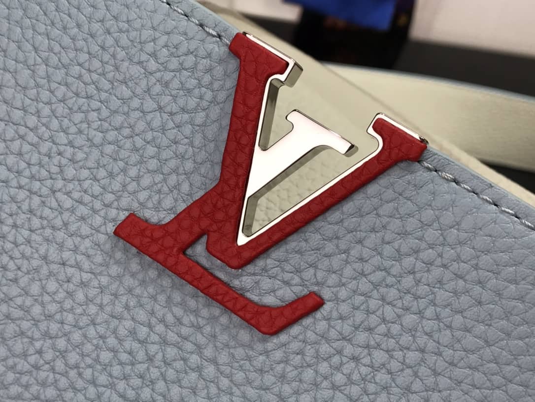 L0vis Vvtt0n Capucines Mini Taurillon Leather Replica Bag Blue M57520