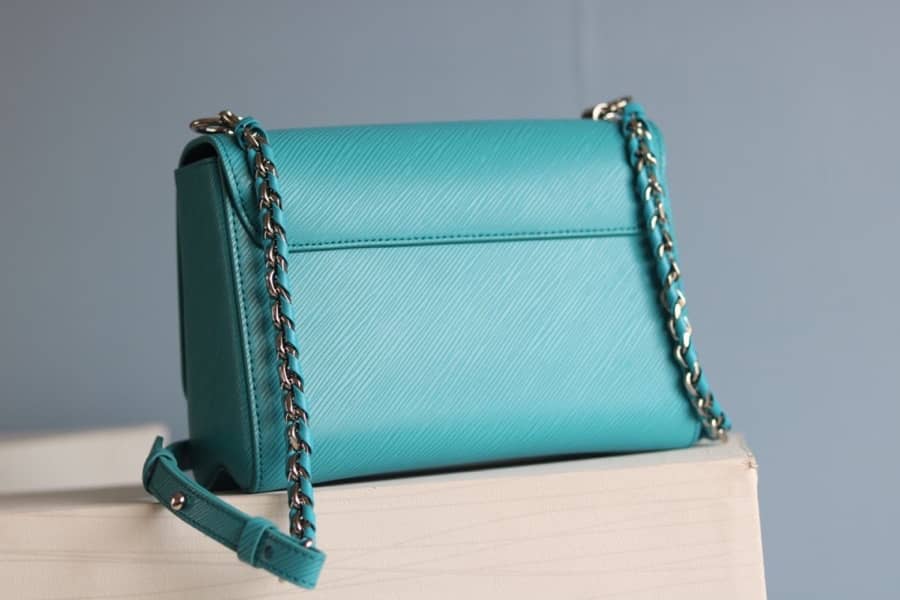 L0vis Vvtt0n Twist MM Chain Leather Replica Bag Green M50282