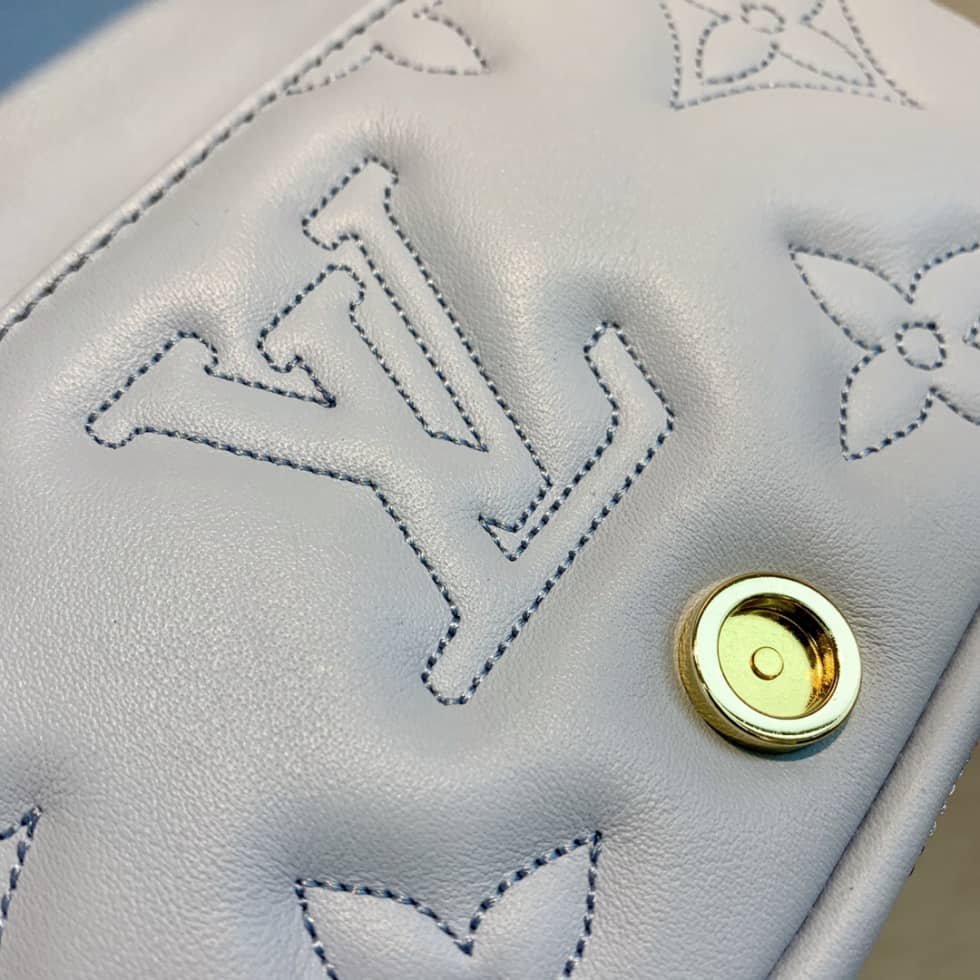 L0vis Vvtt0n Wallet On Strap Bubblegram Blue Glacier M81399 Replica