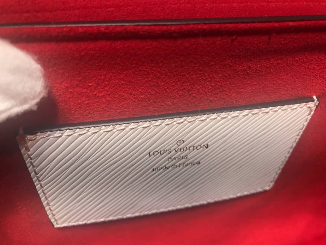 L0vis Vvtt0n Twist MM Bag White M50296 Replica