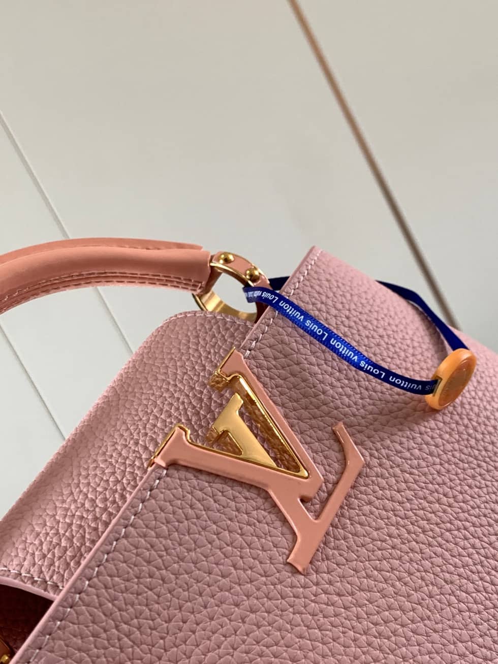 L0vis Vvtt0n Capucines Mini Tote M80239 Replica Crossbody Bag