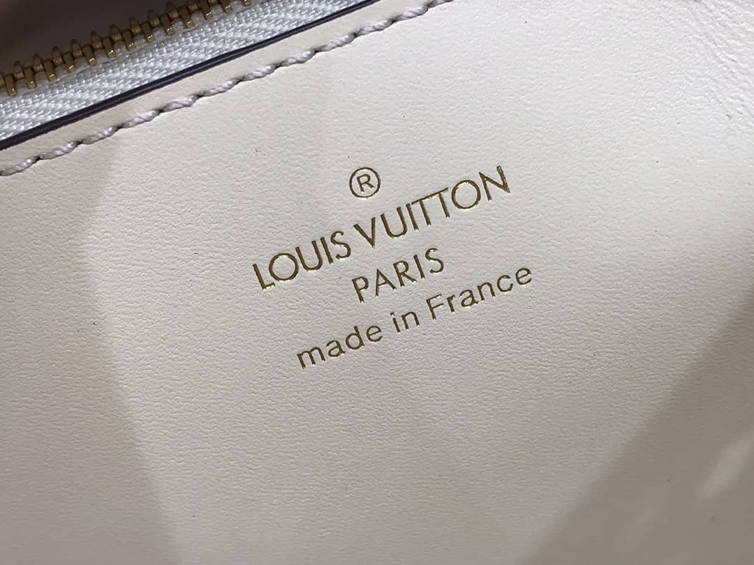 L0vis Vvtt0n Capucines BB Cutout Leather Bag Replica Beige M57228