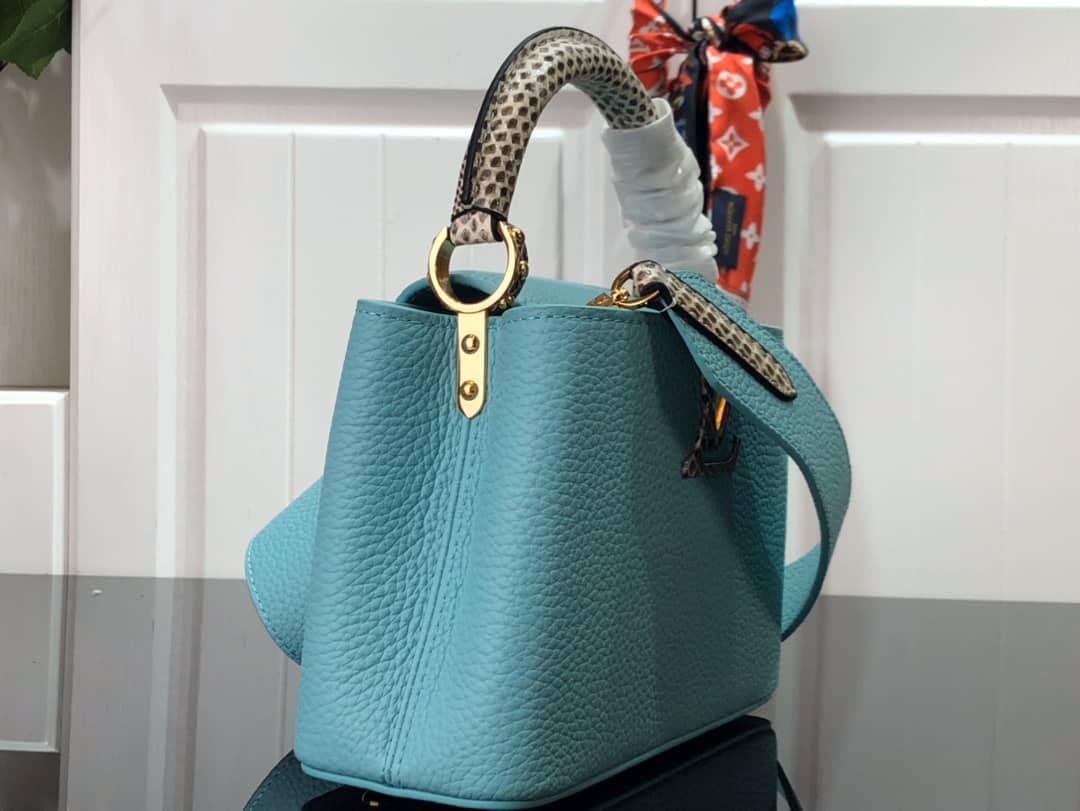 L0vis Vvtt0n Capucines MM Taurillon Leather Tote M94227