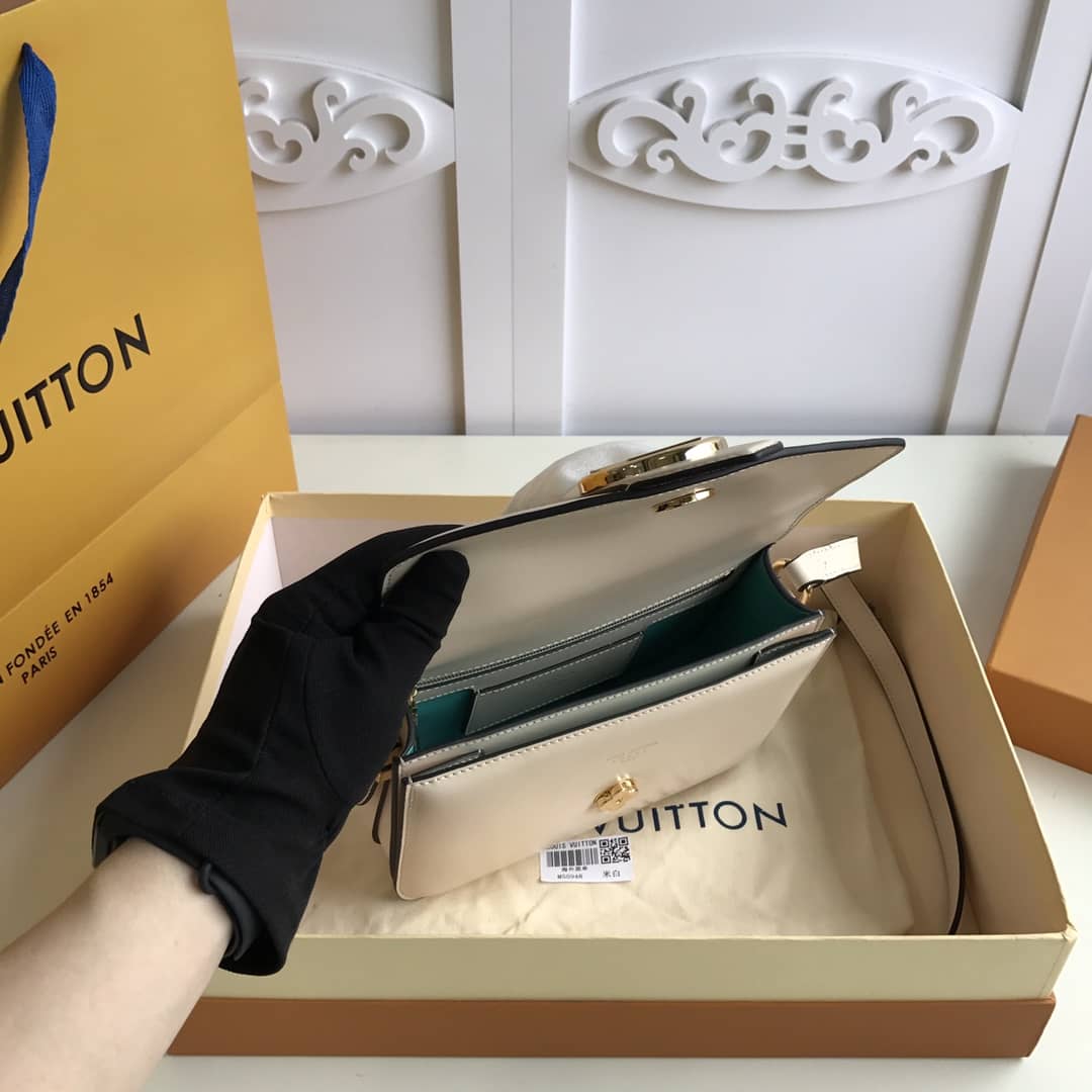 L0vis Vvtt0n Pont9 Neuf Leather Replica Shoulder Bag White M55948