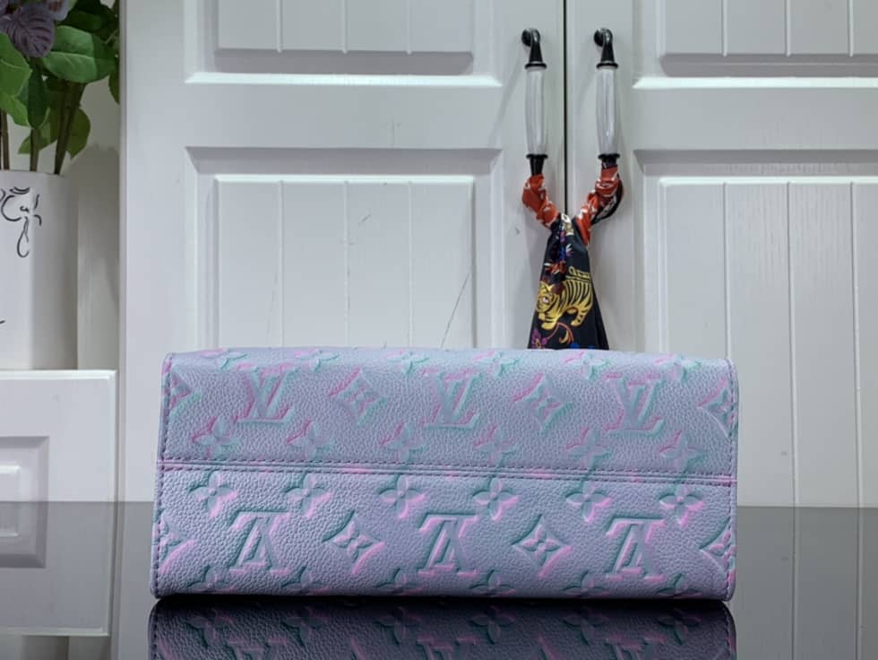 L0vis Vvtt0n Onthego PM Purple M46067 Replica Tote