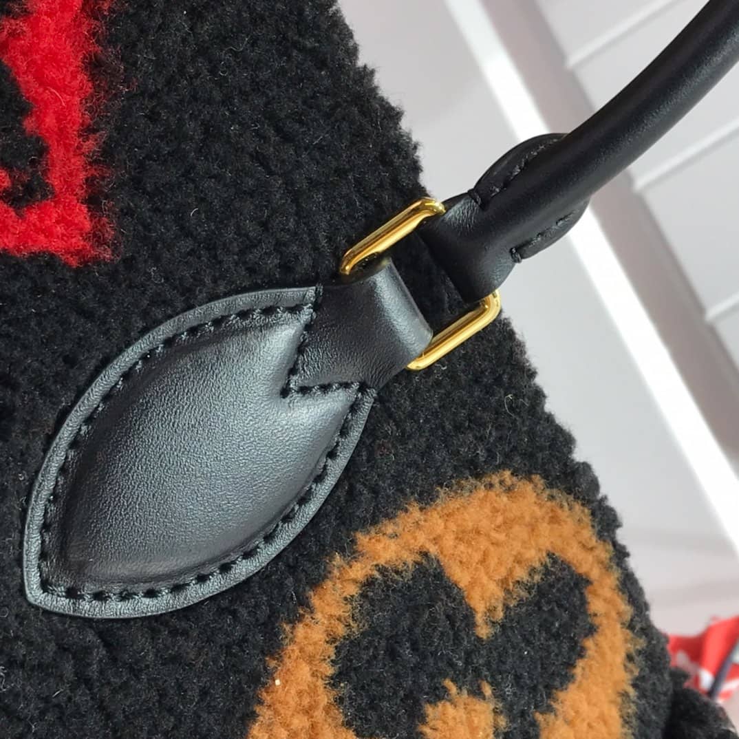 L0vis Vvtt0n Onthego Teddy Shearling Limited GM Tote Replica Black M55421