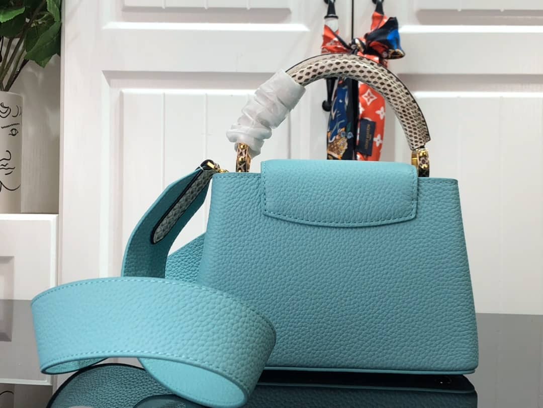 L0vis Vvtt0n Capucines MM Taurillon Leather Tote M94227