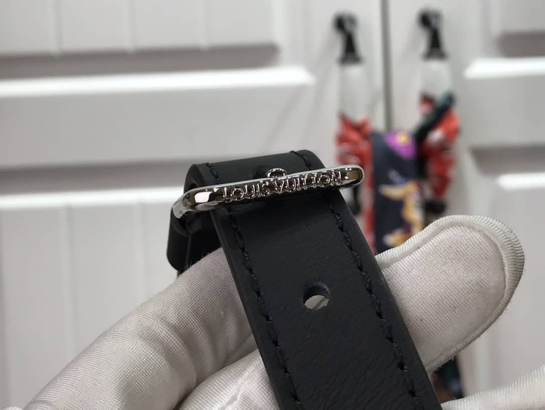 L0vis Vvtt0n Monogram Pastel Noir Canvas Replica Messenger Bag M45650