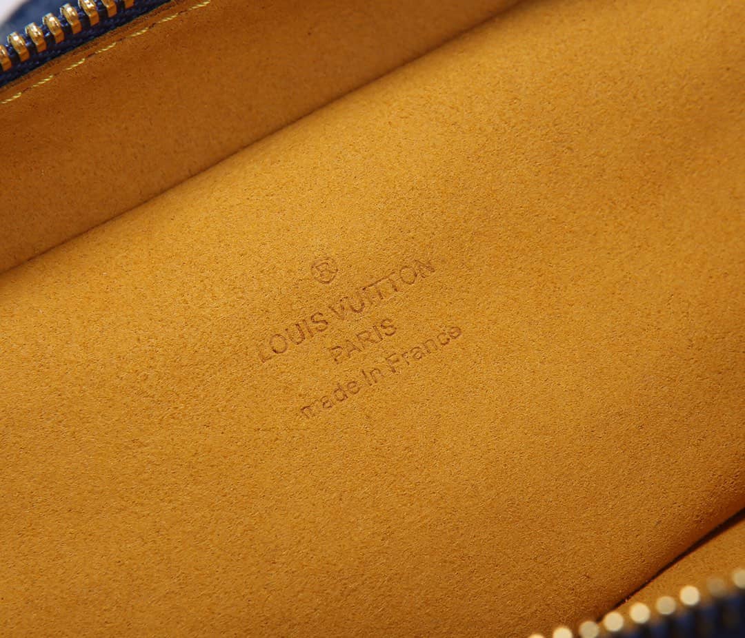 L0vis Vvtt0n Monogram Denim Replica Camera Bag M95348