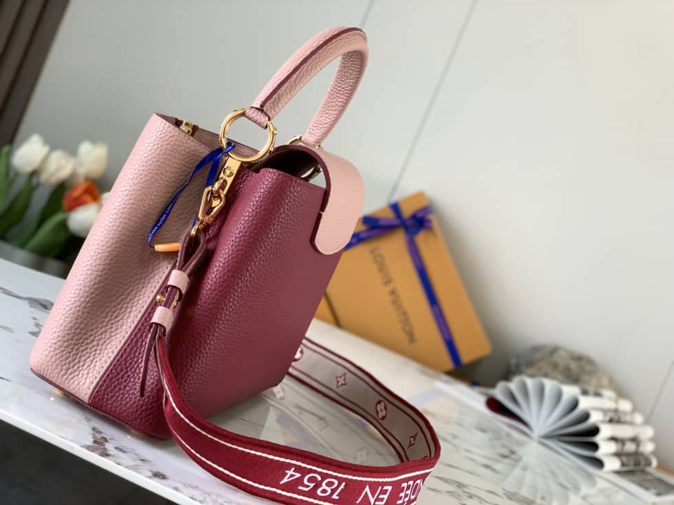L0vis Vvtt0n Capucines MM Beige And Wine red M58610 Replica Crossbody Bag