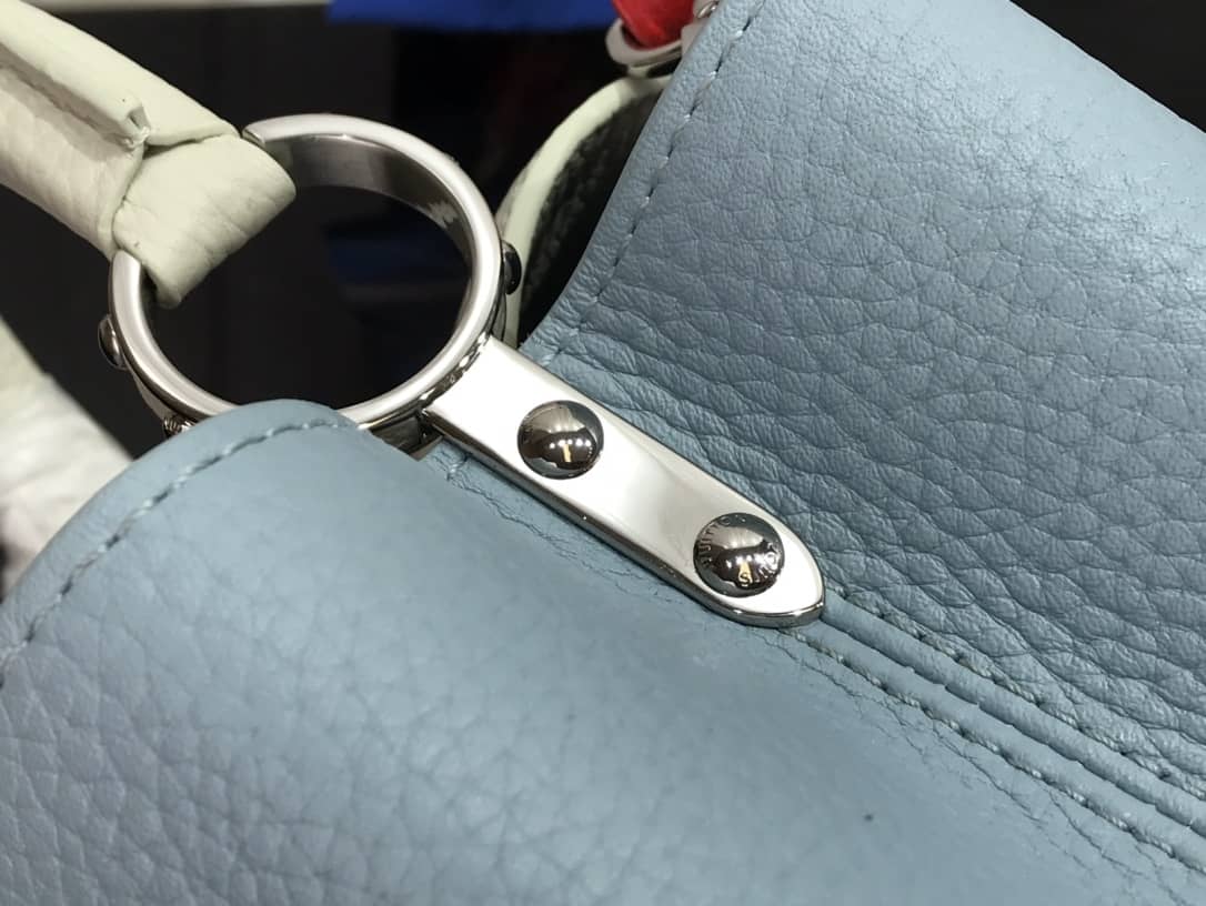 L0vis Vvtt0n Capucines Mini Taurillon Leather Replica Bag Blue M57520