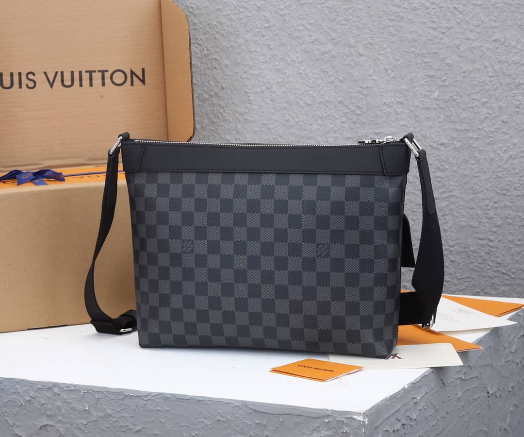 L0vis Vvtt0n Mick PM Replica Crossbody Bag Black N40003