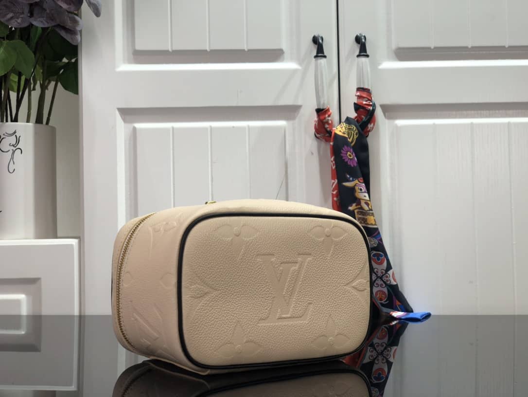 L0vis Vvtt0n Monogram Empreinte Leather Mini Handbag Replica M45850