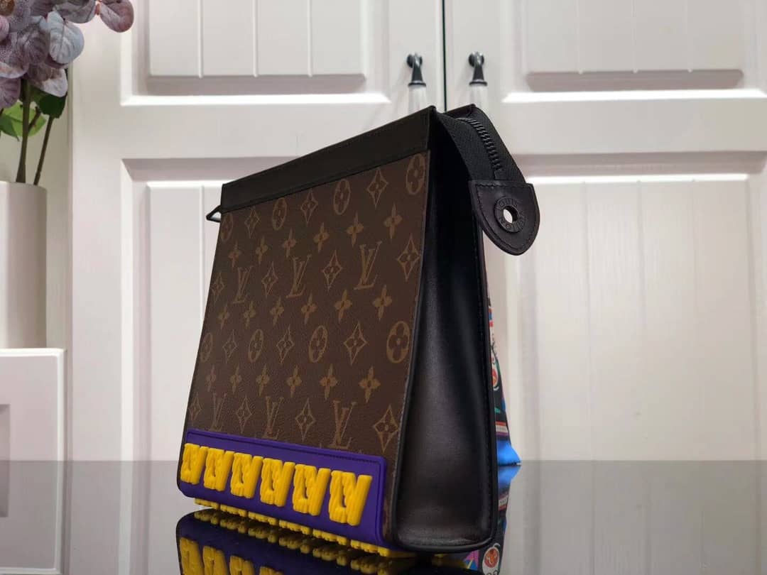 L0vis Vvtt0n Monogram Eclipse Canvas Replica Pochette Voyage MM Brown M61692