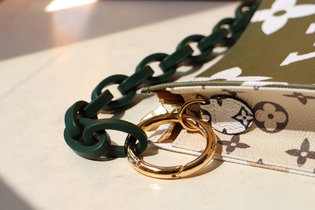 L0vis Vvtt0n Monogram Giant Toilet Pouch Crossbody Bag Replica Green M67692