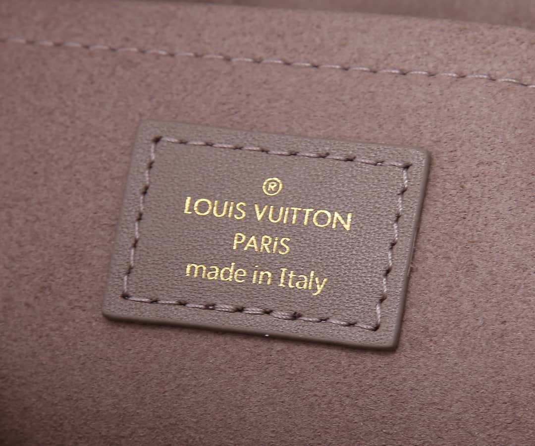 L0vis Vvtt0n New Wave Chain Leather Replica Shoulder Bag Purple M58550