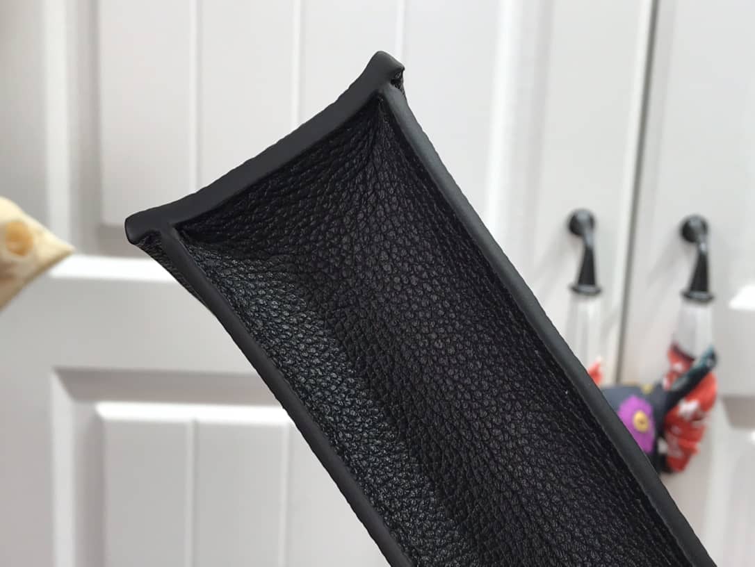 L0vis Vvtt0n Monogram Petit Sac Plat 2Way Replica Shoulder Bag Black M69442