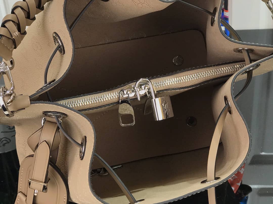 L0vis Vvtt0n Mahina Muria Replica Handbag Gray M55801