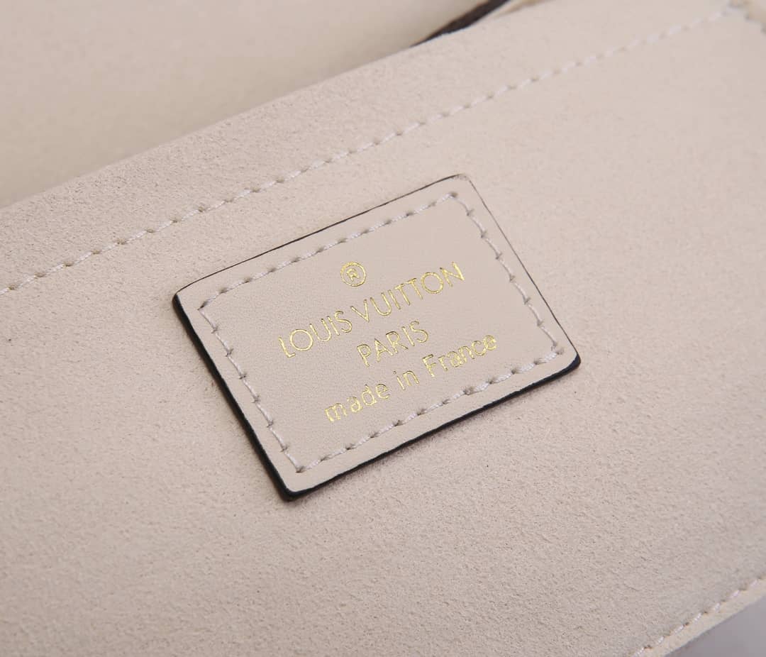 L0vis Vvtt0n Locky BB 2way Replica Shoulder Bag White M44141