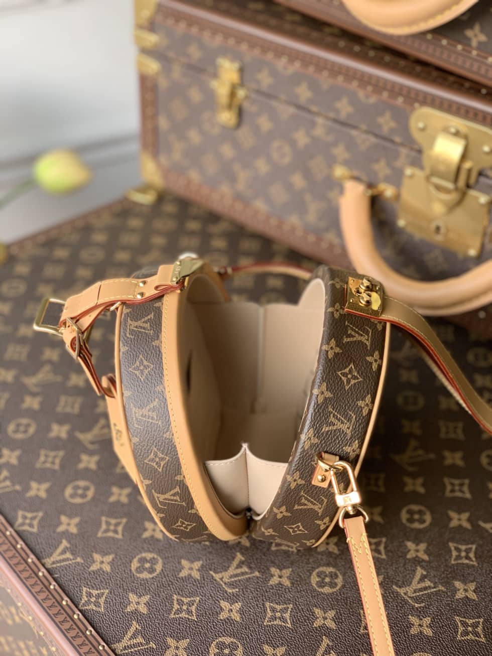 Best Replica L0vis Vvtt0n Monogram Petite Boite Chapeau PM M43514 Replica Crossbody Bag(ColaReps)