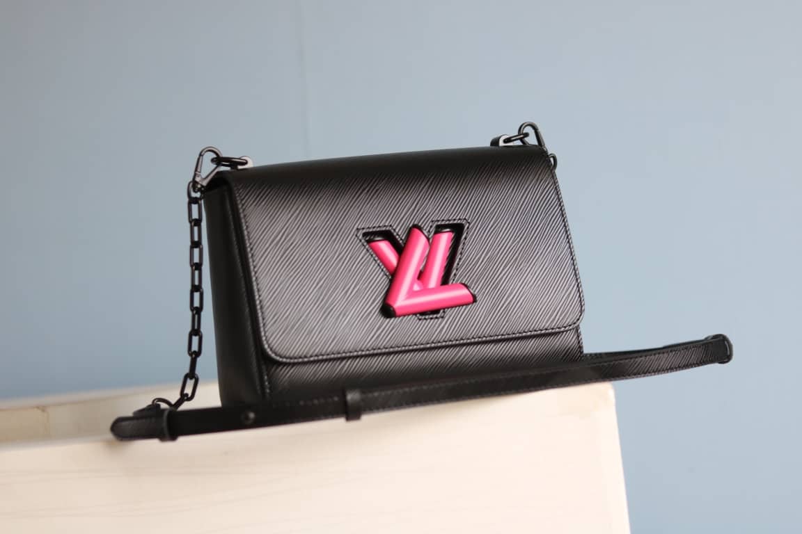 L0vis Vvtt0n Textured Epi Leather Twist Series Bag Black