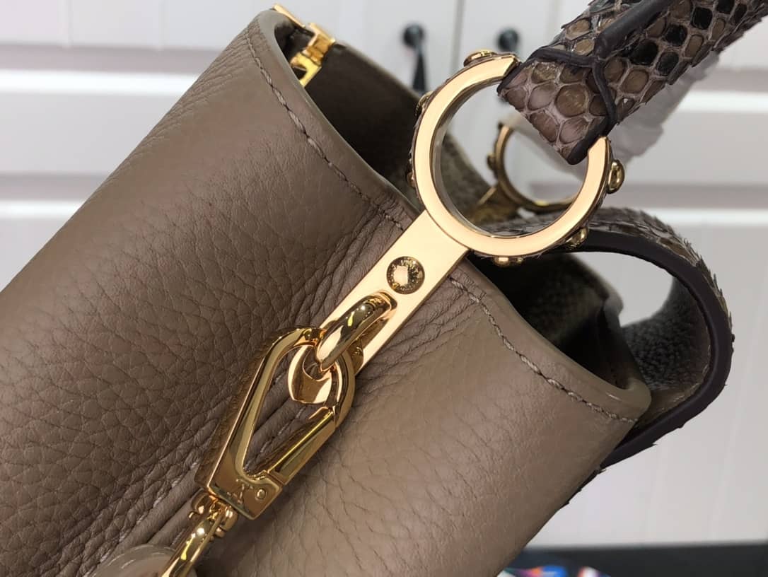 L0vis Vvtt0n Capucines Embroidery Replica Bag Gray M48865