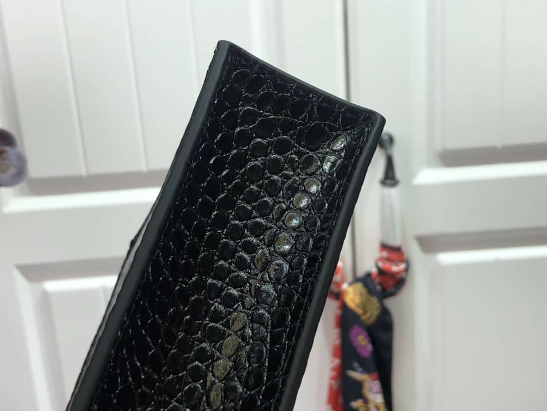 L0vis Vvtt0n Petit Sac Plat Flat Shoulder Bag Replica Black M80169