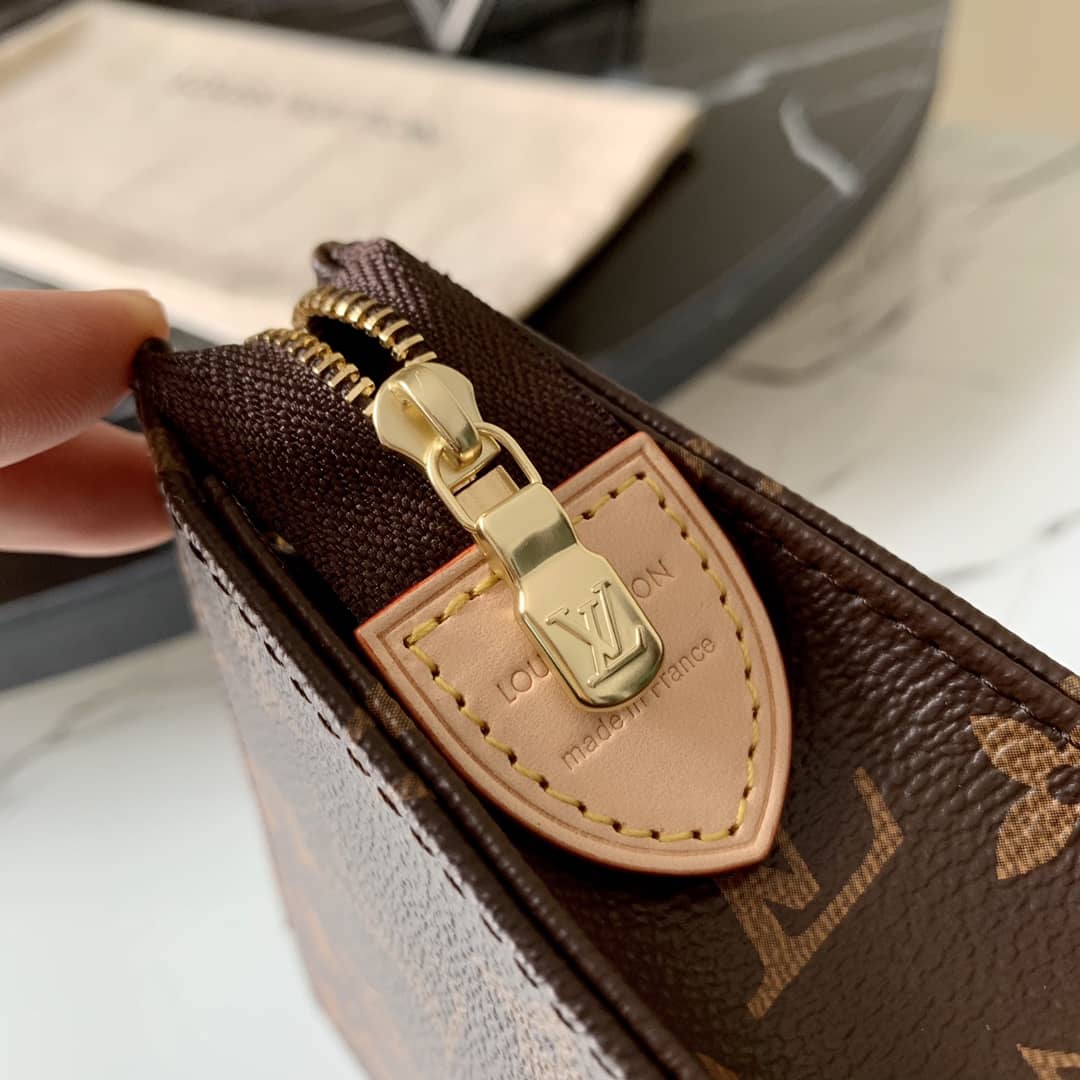 L0vis Vvtt0n Monogram Poche Toilette Cosmetics Pouch Replica M47546