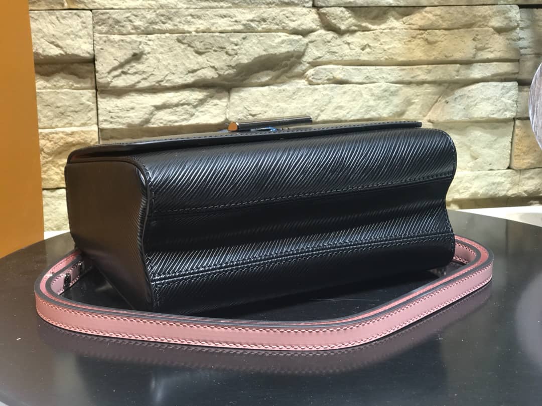 L0vis Vvtt0n Twist MM Bag Black M50296 Replica