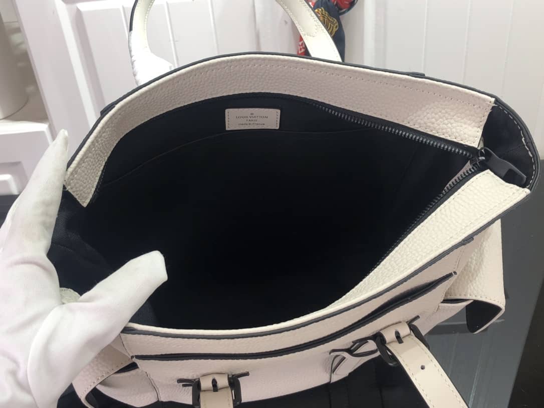 L0vis Vvtt0n Christopher Tote Replica M58479