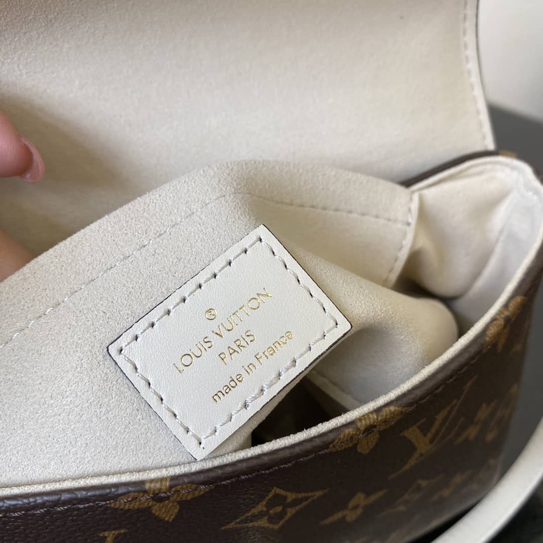 L0vis Vvtt0n Monogram Canvas Locky BB Bag Replica White M44321