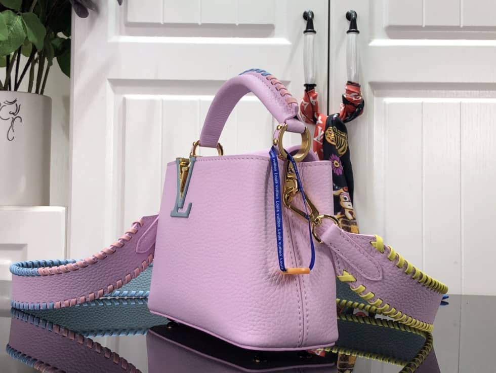 L0vis Vvtt0n Capucines Mini M57945 Replica Shoulder Bag