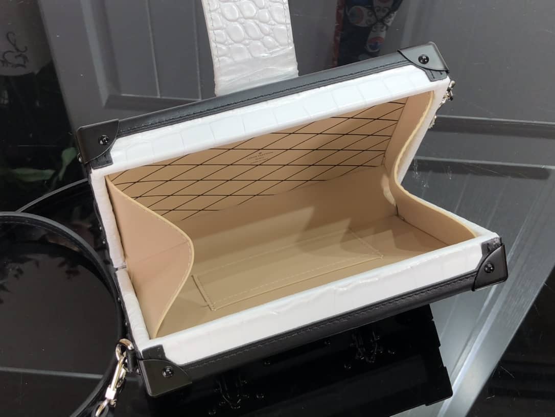 L0vis Vvtt0n Petite Malle Brilliant Alligator Leather Replica Handbag White N93817