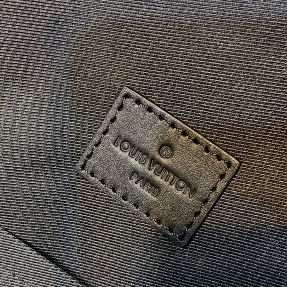 L0vis Vvtt0n Aerogram Leather Black M57079 Replica Backpack