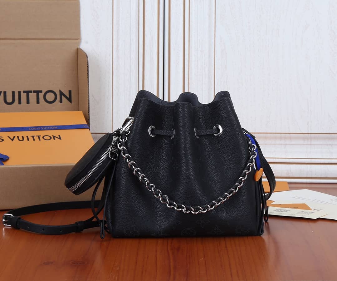 L0vis Vvtt0n Bella Leather Replica Shoulder Bag Black M57070