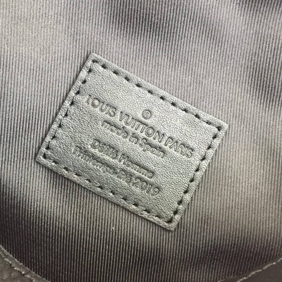 L0vis Vvtt0n Soft Trunk Monogram Replica Black M53288