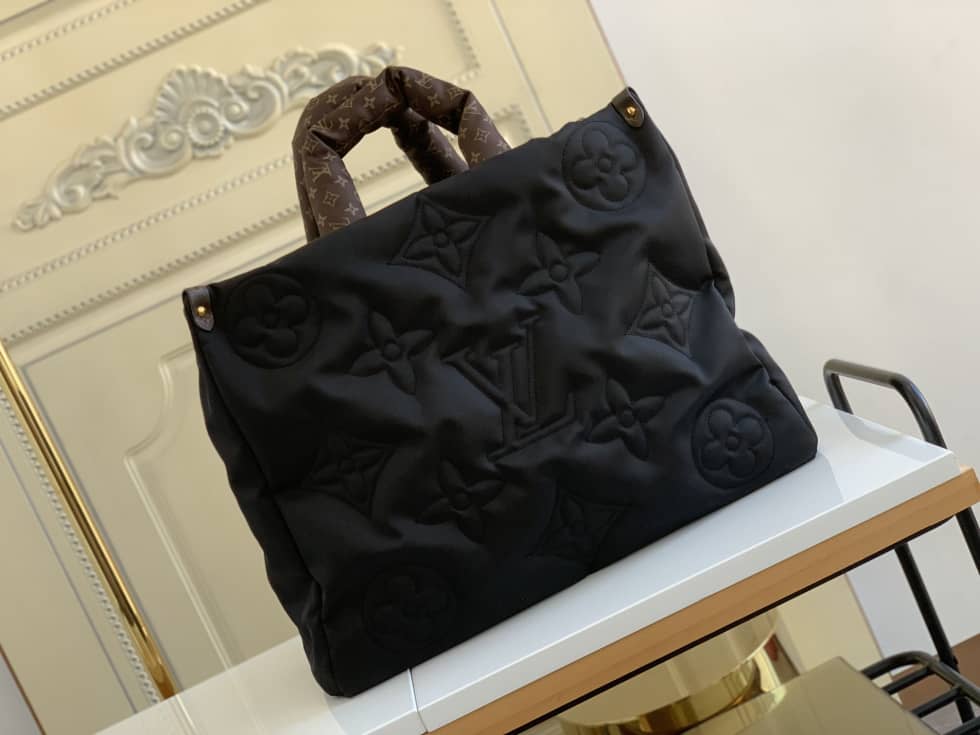 L0vis Vvtt0n Onthego GM Nylon Monogram Pilow Giant Black M59007 Replica Tote