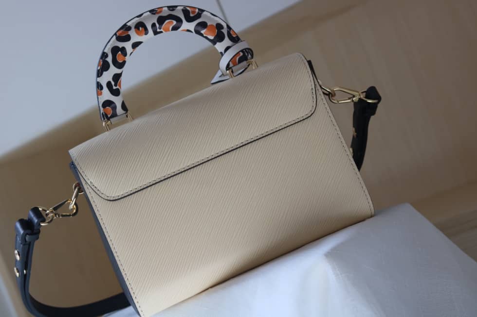 L0vis Vvtt0n Twist Leopard Handle Bag Epi Leather PM M50362 Replica Shoulder Bag