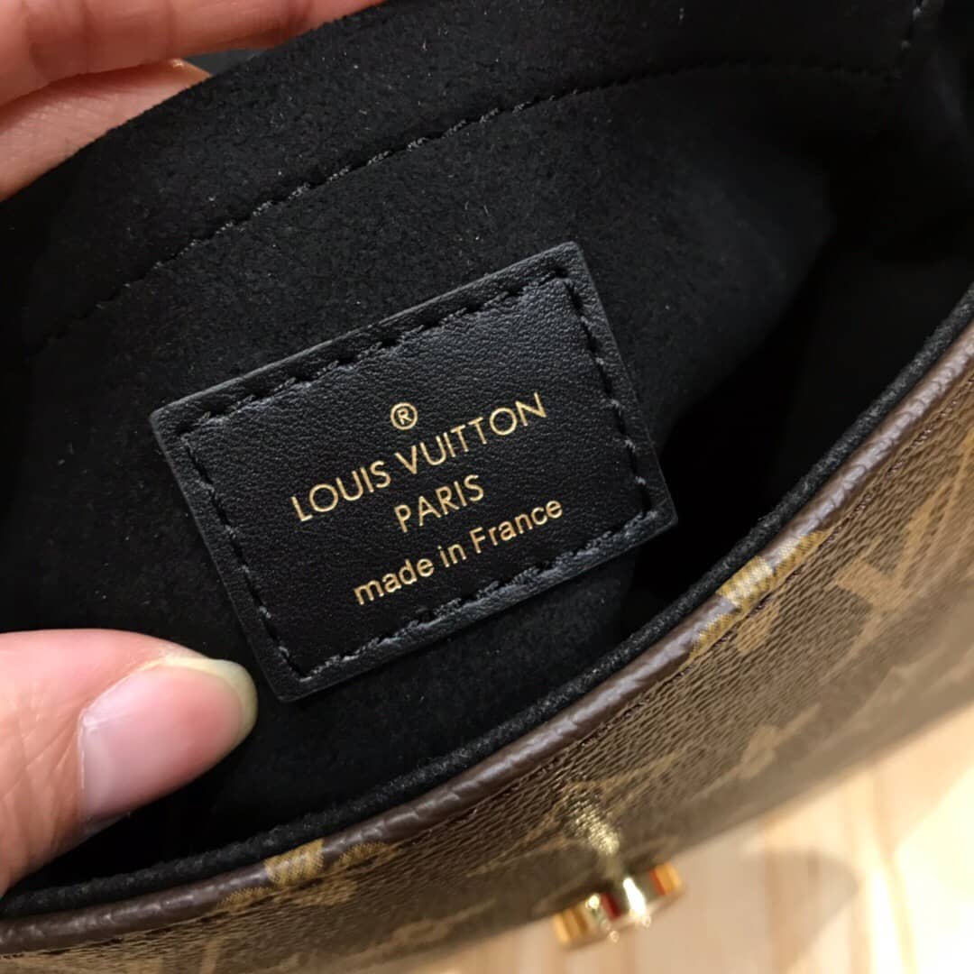 L0vis Vvtt0n Monogram Canvas Locky BB Bag Replica Black M44321