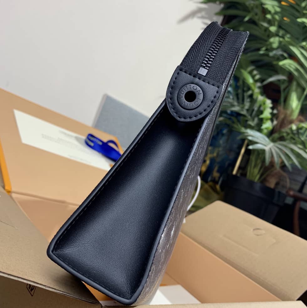 L0vis Vvtt0n Monogram Galaxy Pochette Voyage MM M44448 Replica Clutch