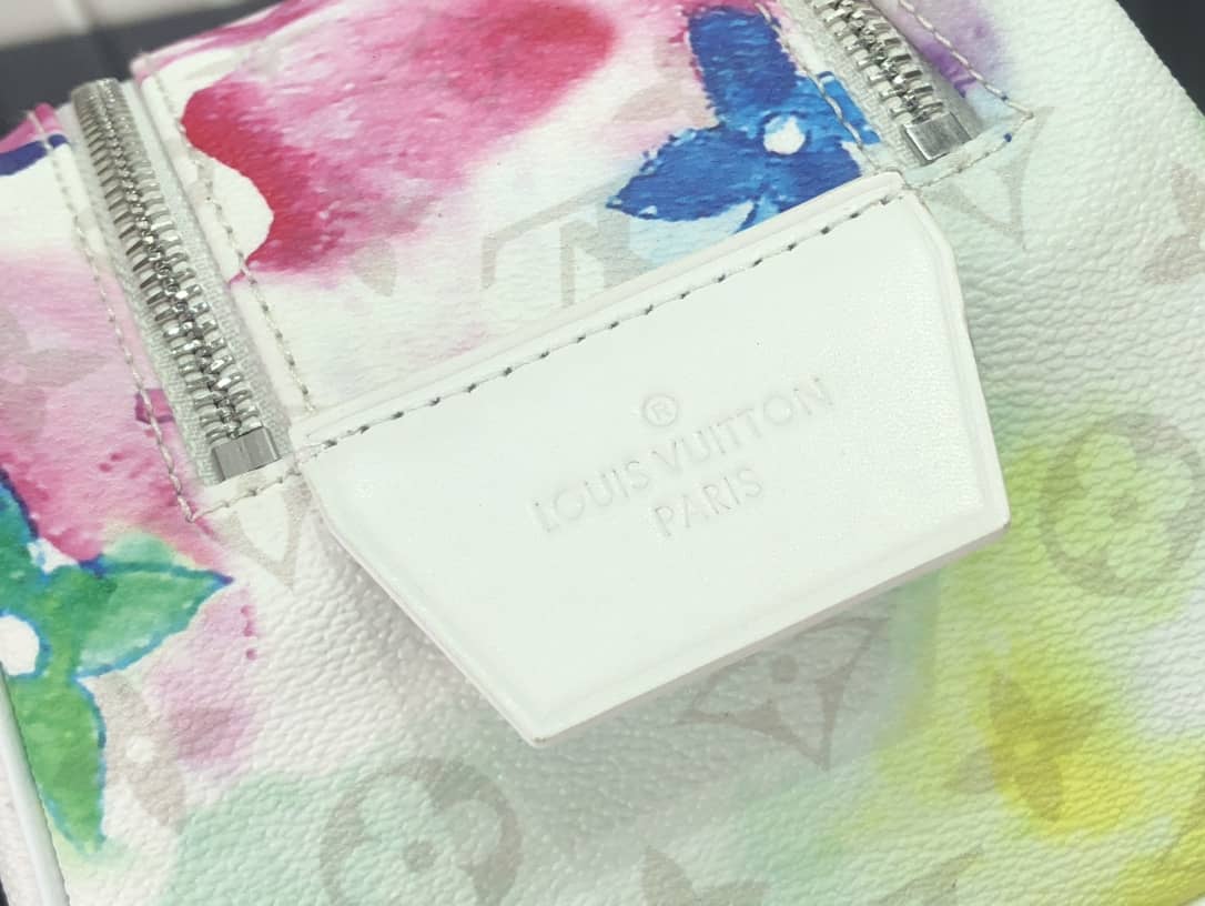 L0vis Vvtt0n Multicolored Watercolor Monogram Canvas Dopp Kit Toiletry Bag Replica M80500