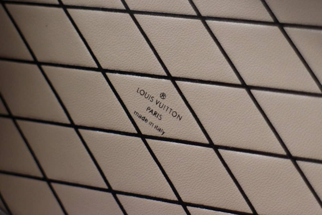 L0vis Vvtt0n Petite Malle Monogram Canvas Replica Bag Black M40273