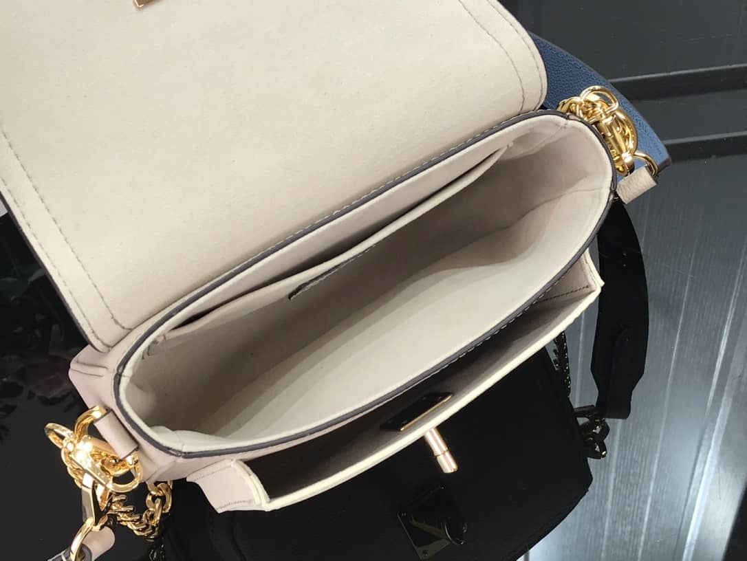 L0vis Vvtt0n Lockme Chain PM Replica Handbag Beige M57073