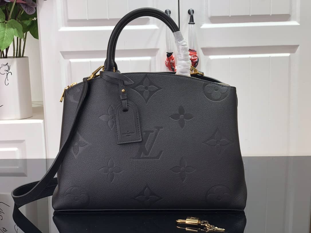 L0vis Vvtt0n Grand Palais Monogram Empreinte Bag Replica Black M45811