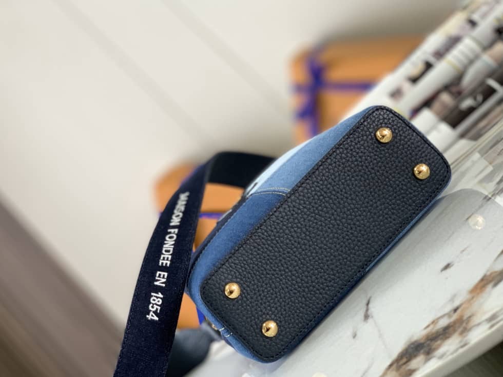 L0vis Vvtt0n Capucines Mini M59268 Replica Shoulder Bag