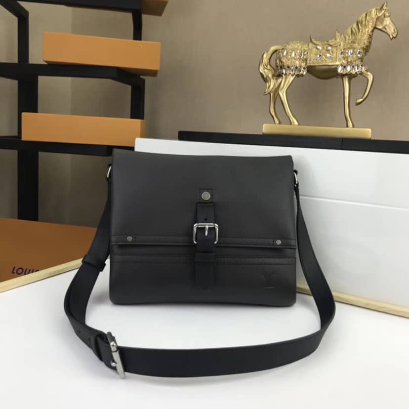 L0vis Vvtt0n Canyon PM Utah Leather Messenger Bag Replica M54962