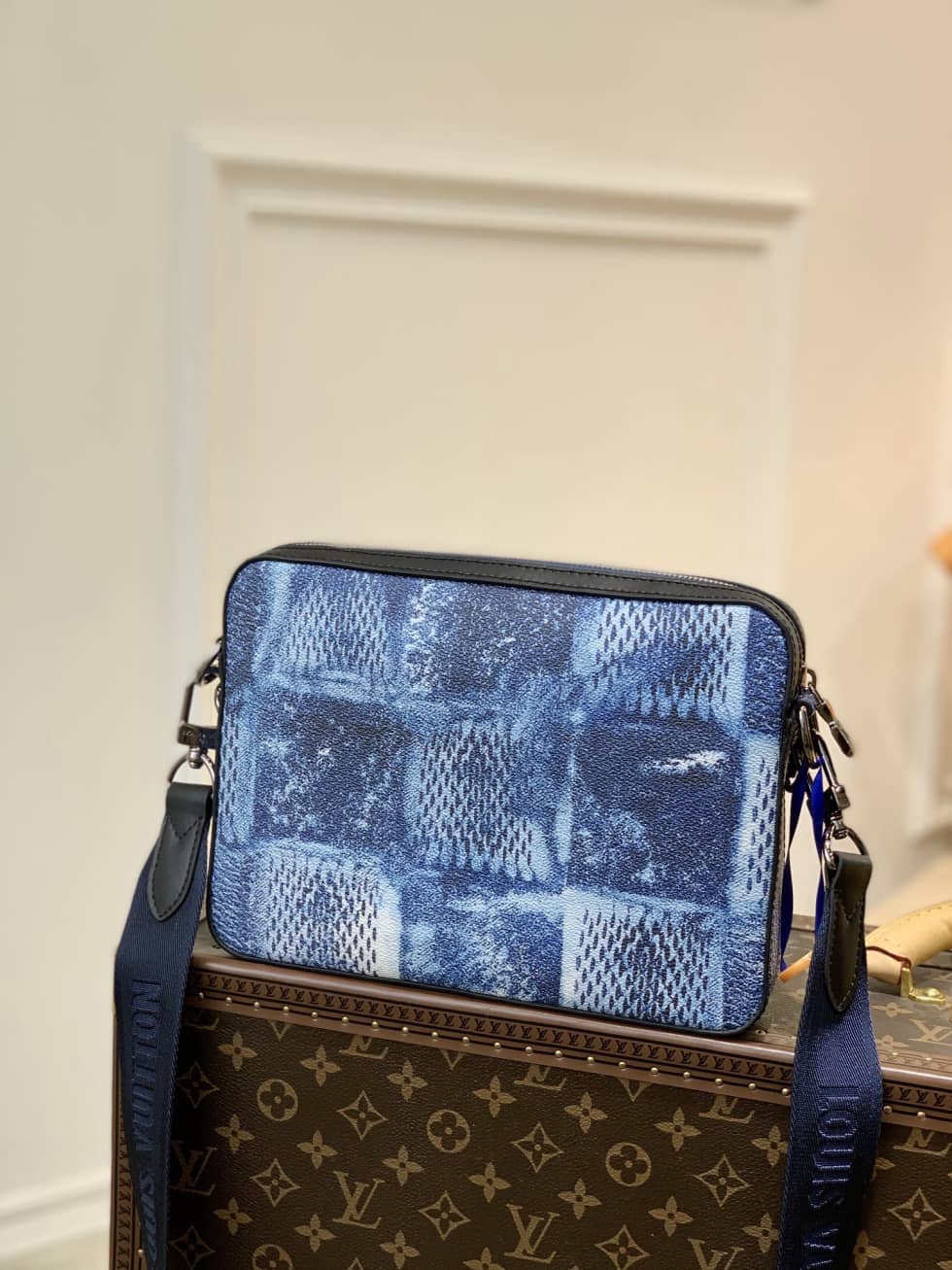 L0vis Vvtt0n Trio Damier Salt Stone Blue N50068 Replica Messenger Bag