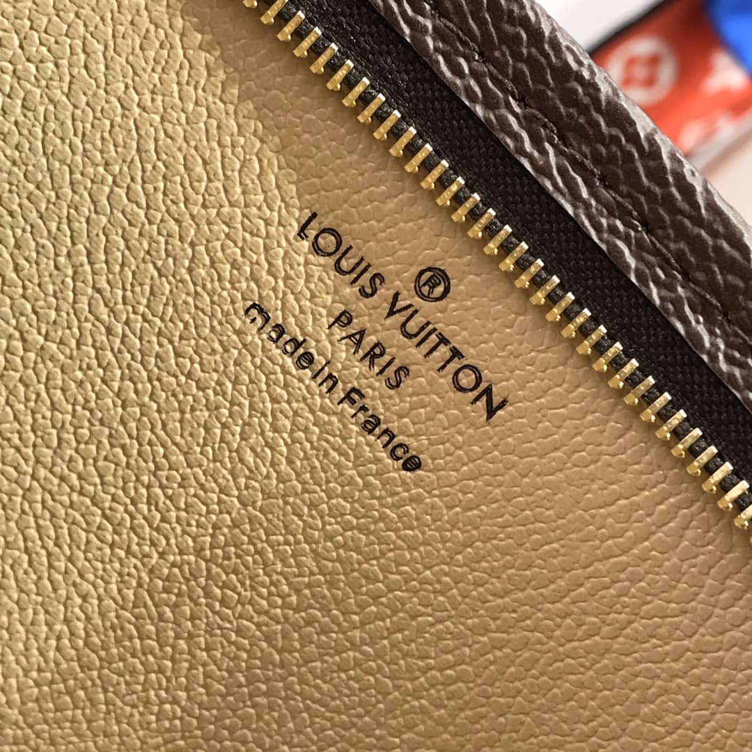 L0vis Vvtt0n Toiletry Monogram Canvas Pouch Yellow Replica M47542