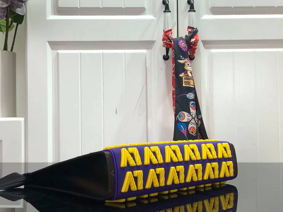 L0vis Vvtt0n Monogram Eclipse Canvas Replica Pochette Voyage MM Brown M61692