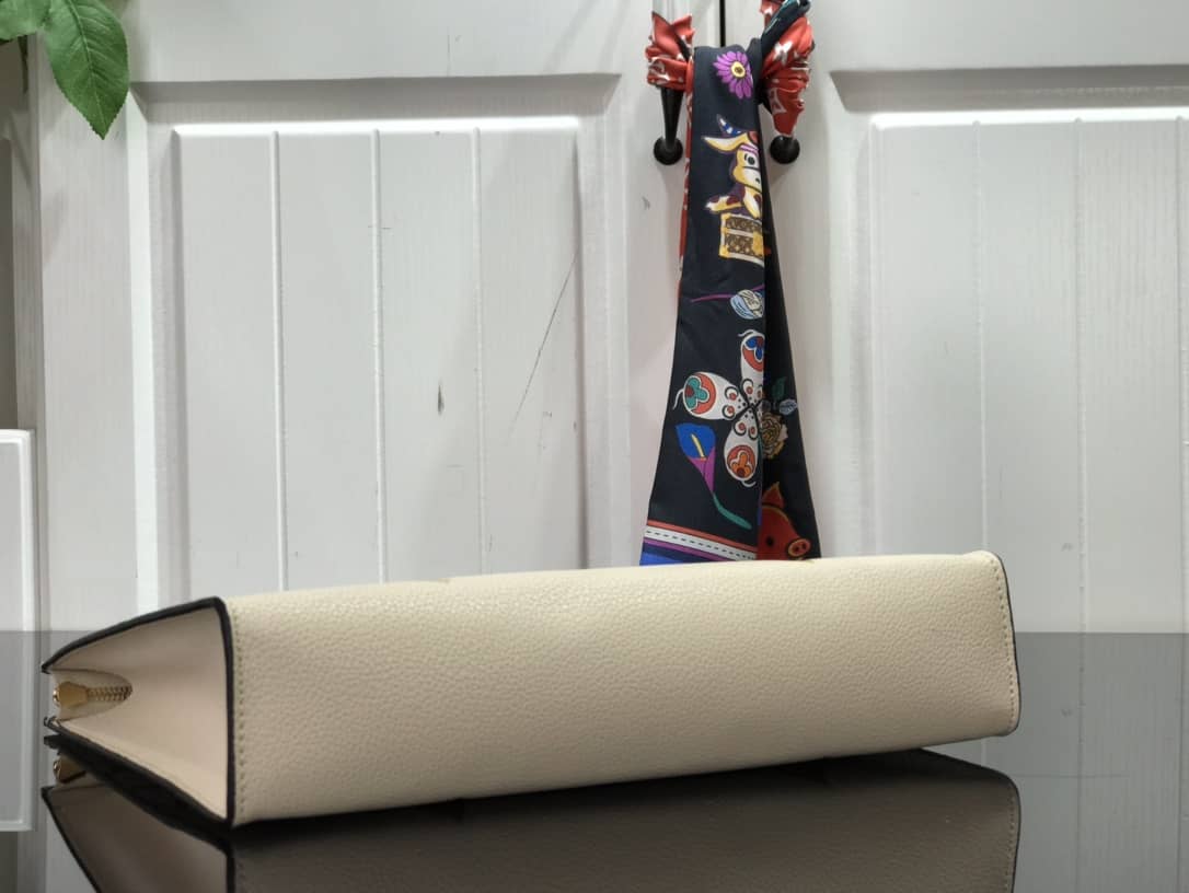 L0vis Vvtt0n Summer Toiletry Pouch Monogram Empreinte Replica Apricot M80504